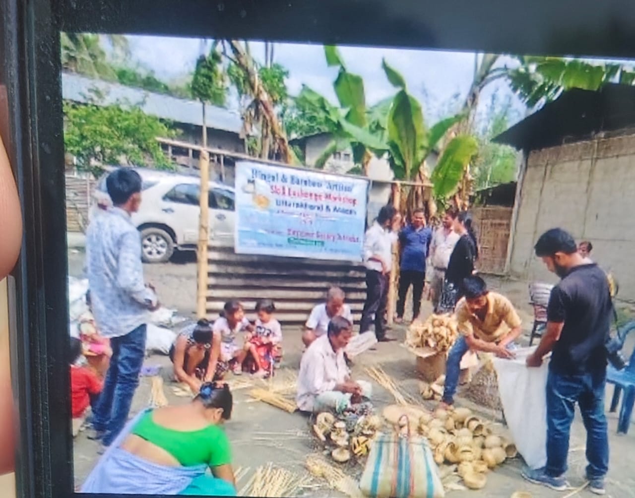 Farmers and artisans partnering with Elysian Drizzle in Uttarakhand